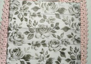 Vellum 30x30 flores grises grandes