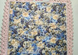 Vellum 30x30 flores azules y lunas